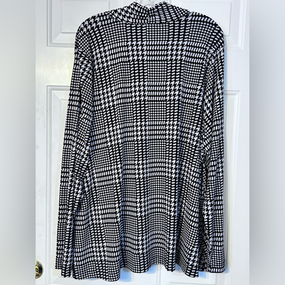 Lane Bryant swing tie-neck top, size 22/24 - Picture 6 of 8